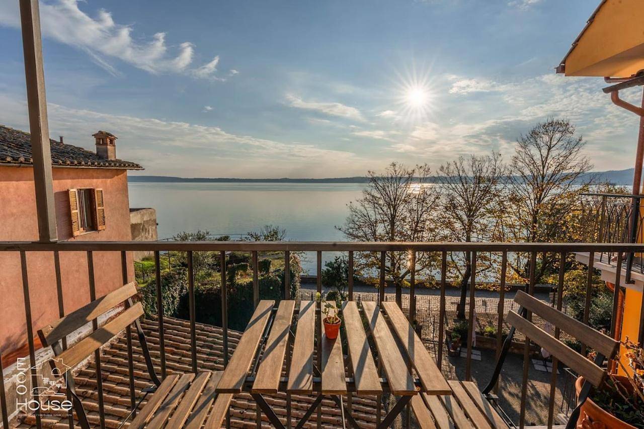 Appartamento intero, Two-Bedroom House in Trevignano Romano, Lago di Bracciano