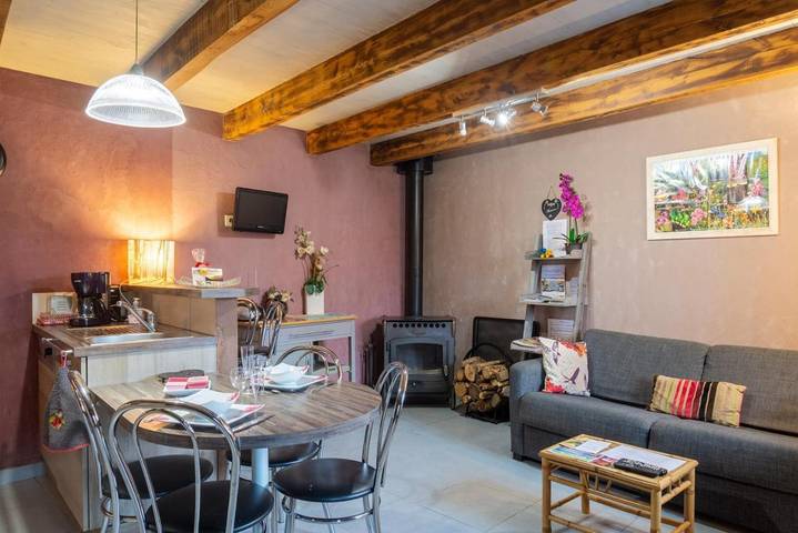 Location de vacances pour 5 personnes, avec jardin dans Saint-Pierre-de-Nogaret - 2