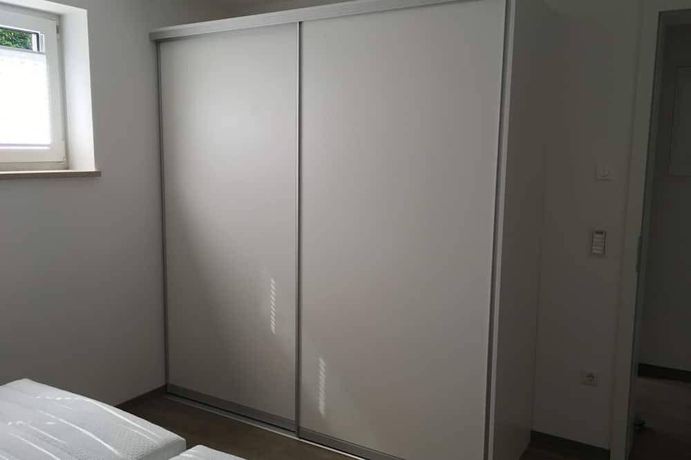 Ganze Wohnung, Modern möblierte 2-Zimmer-Wohnung;  gute Eignung für Geschäftsreisende in Memmelsdorf, Landkreis Bamberg
