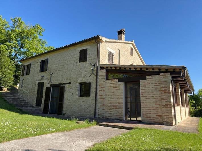 Appartamento per 3 persone, con Terrazza e Giardino nonché Panorama a Cupramontana