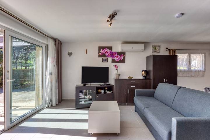 Le Jardin de Benjamin: Comfortable Apartment with Pool in Montagnac, Medelhavskusten (Frankrike)