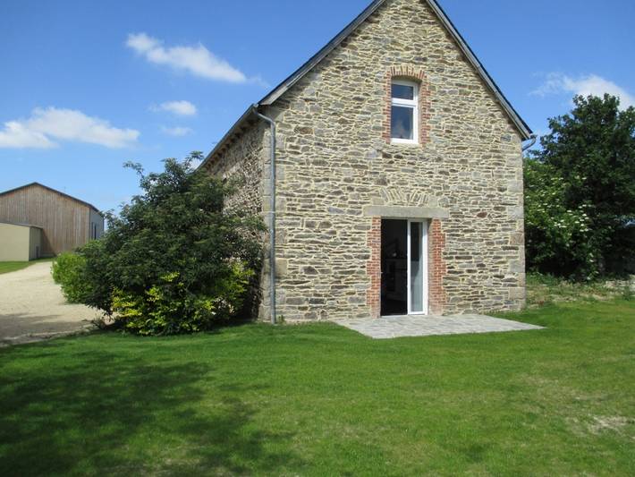 Gîte pour 7 personnes, avec piscine ainsi que terrasse et jardin à Langoat - 3
