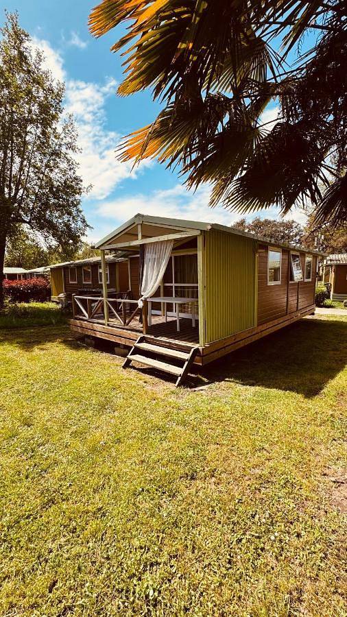 Camping pour 7 personnes, avec jardin et terrasse, animaux acceptés