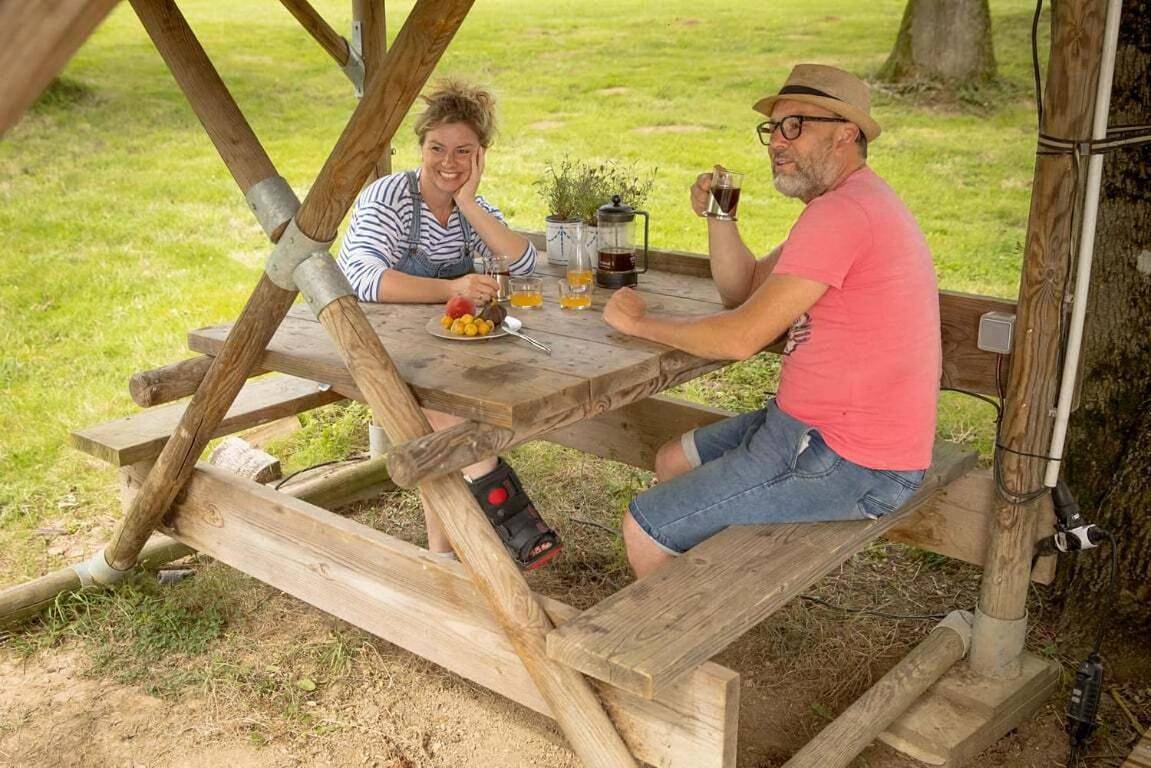 Cabane à la belle étoile in Saint-Jean-les-Deux-Jumeaux, Seine-et-Marne