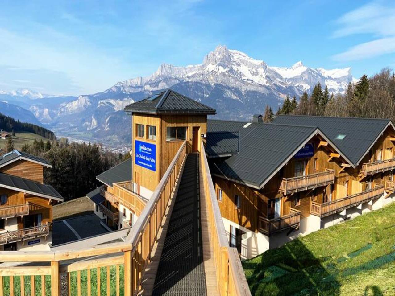 Appartement entier, Maison de vacances à Combloux avec piscine et spa in Combloux, Pays du Mont-Blanc