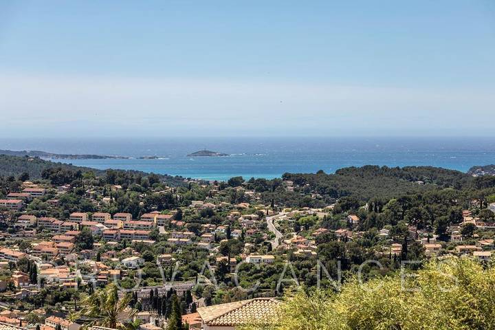Location de vacances pour 10 personnes, avec piscine et balcon/terrasse à Ollioules - 4