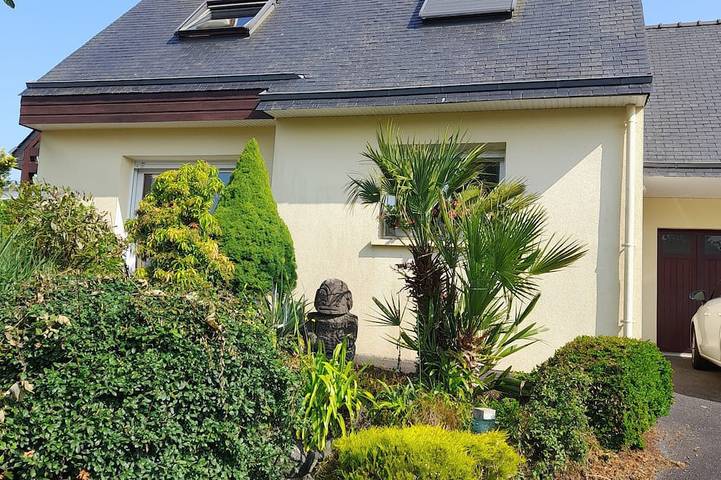 Gîte pour 2 personnes, avec jardin et terrasse à La Forest-Landerneau