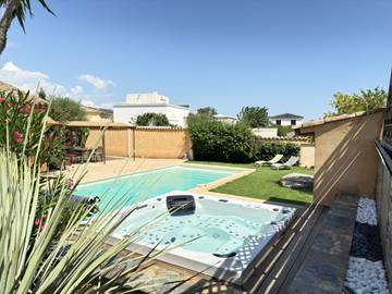 Gîte pour 4 personnes, avec jacuzzi ainsi que jardin et piscine en Provence-Alpes-Côte d'Azur