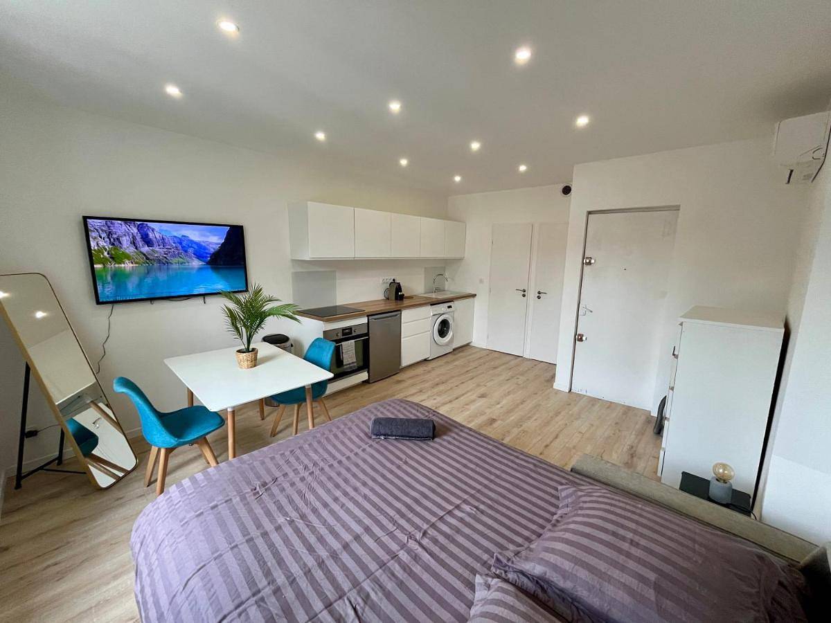 Appartement entier, One-Bedroom Apartment in La Tronche, Isère