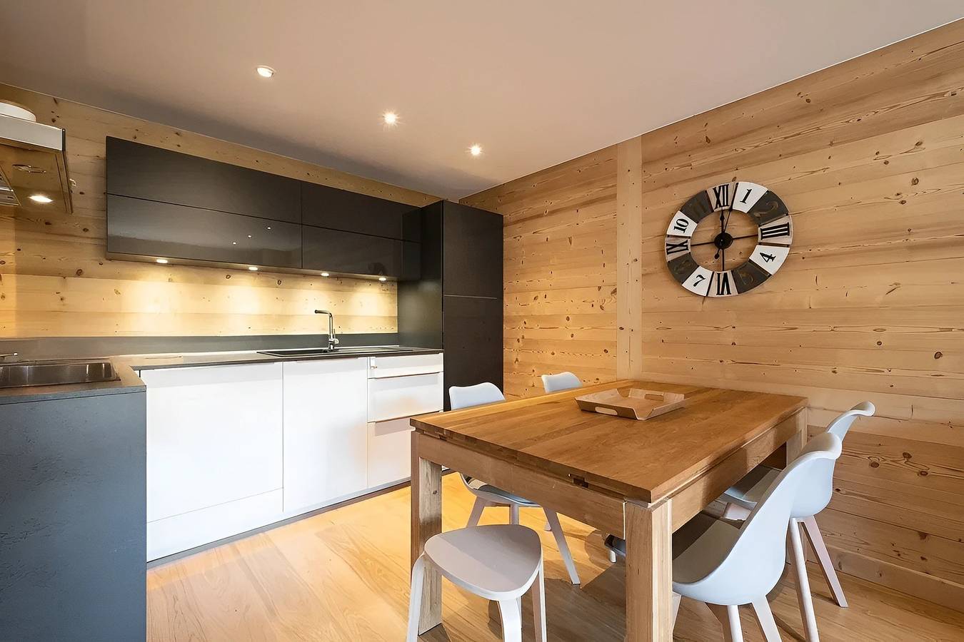 Ganze Ferienwohnung, Ferienwohnung für 4 Personen mit Balkon/Terrasse in La Clusaz, Annecy und Umgebung