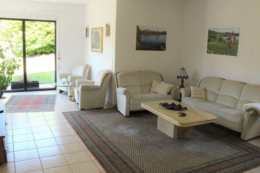 Ganze Wohnung, Eifelauszeit am Vulkanweg, Ferienwohnung - 2-Bett-Ferienwohng.Toilette in Üdersdorf, Vulkaneifel