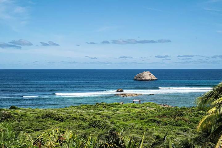 Location de vacances pour 8 personnes, avec jardin ainsi que vue et piscine dans Anse Tarare - 3