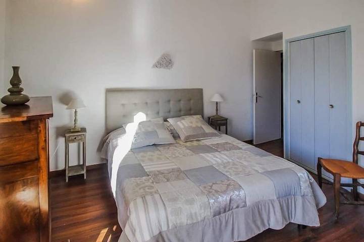 Location de vacances pour 6 personnes, avec jardin à Grambois - 2