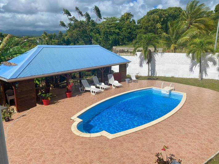 Parc de vacances pour 4 personnes, avec vue ainsi que piscine et jardin en Guadeloupe - 2
