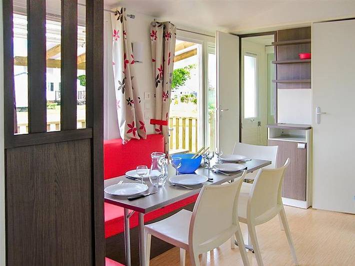 Mobil home pour 6 personnes, avec bassin pour enfant dans Bréhec - 3
