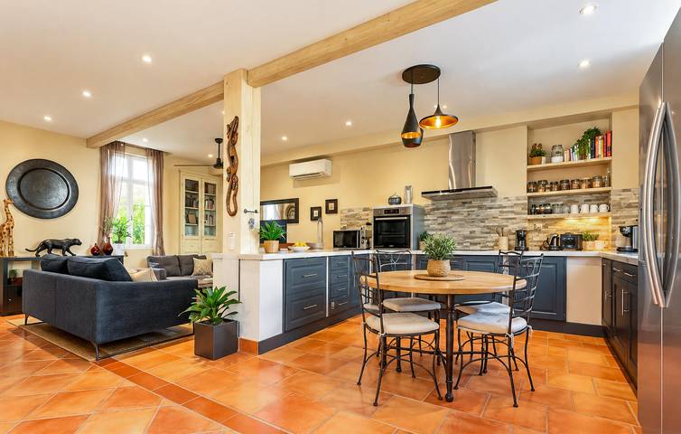Encantador apartamento en Nîmes con piscina, jardín y wifi, a 1,5 km del centro de la ciudad in Nimes, Region de Nimes