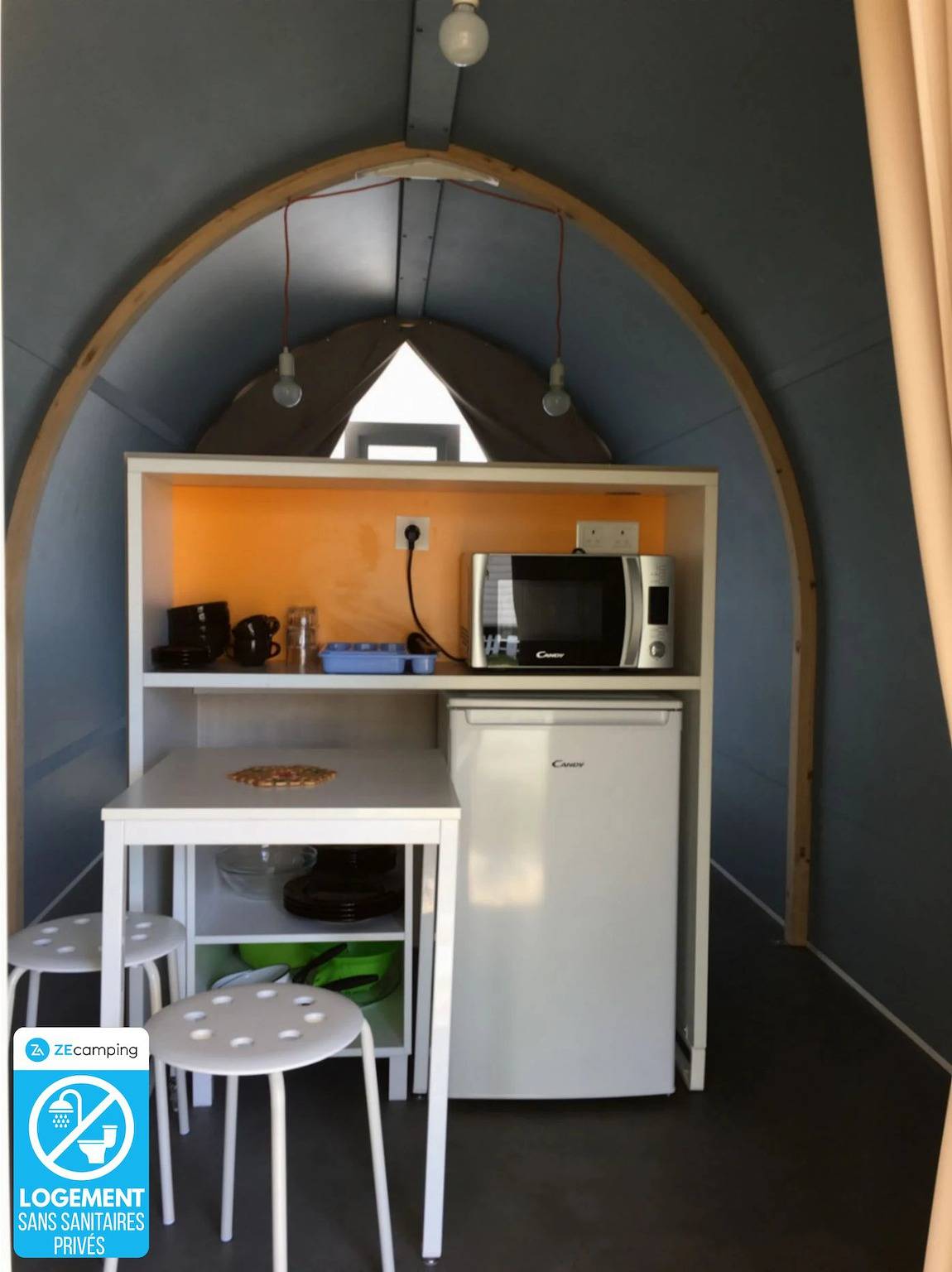 Zecamping 4 étoiles familial piscine couverte pet friendly tente Bbq in Angles, Vendée