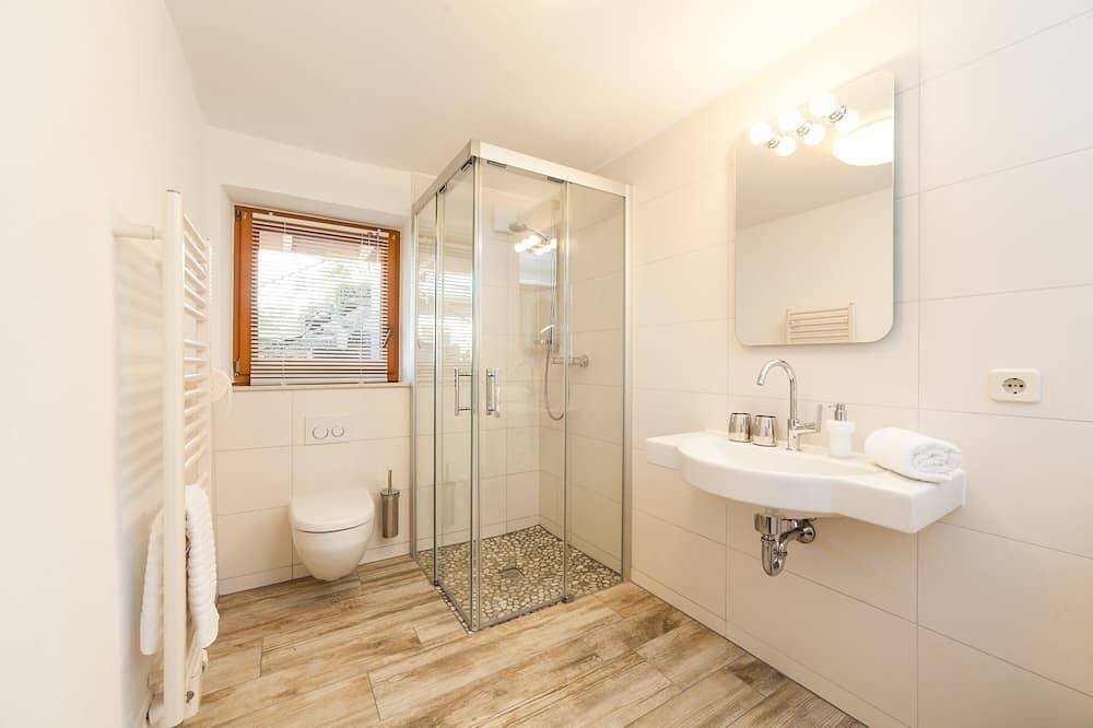 Ganze Wohnung, Fewo 1 - Fachwerkhaus direkt an der Elbe mit Elbblick in Rathen, Elbsandsteingebirge