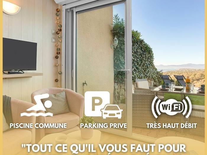 Appartement de vacances pour 2 personnes, avec balcon ainsi que jardin et piscine