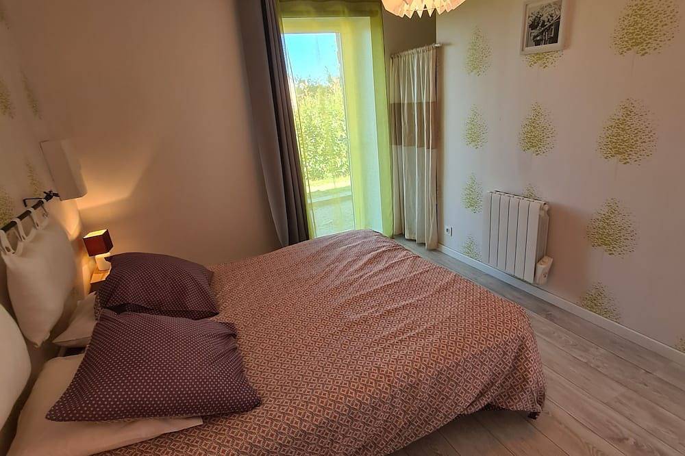 Gîte Camaloth adapted for people with motor disabilities in Theix, Côte des Mégalithes