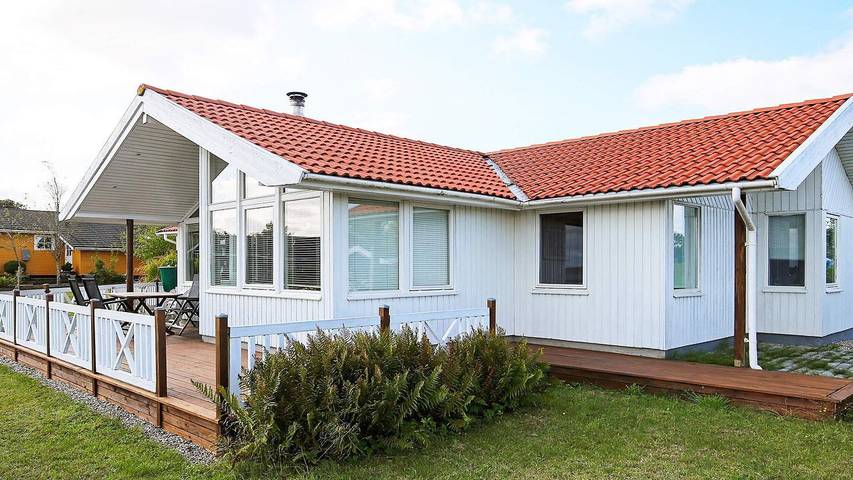 Ferieudlejning for 6 personer, med sauna og terrasse samt udsigt i Frederikssund