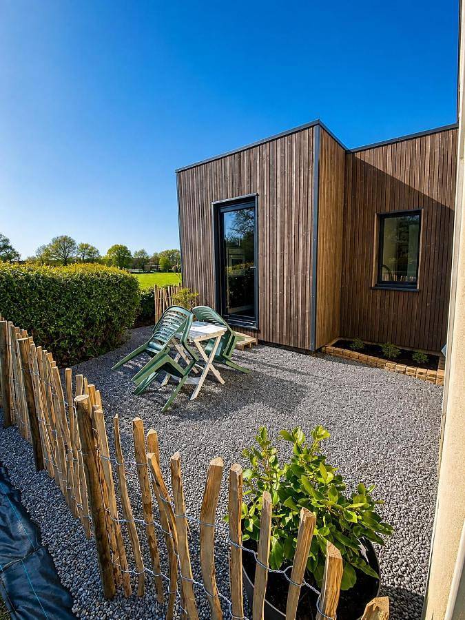Chambre d’hôte pour 2 personnes, avec Terrasse ainsi que Jardin et Vue à Ploumilliau