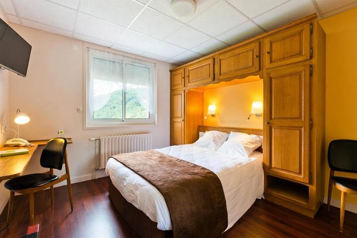 Hôtel pour 2 personnes, avec jardin à Les Ancizes-Comps - 3