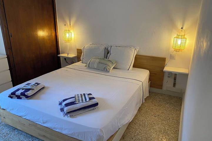 Très Jolie Maison Idéale Pour Famille à 100m de la Mer, 700m des Plages in Torredembarra, Costa Dorada