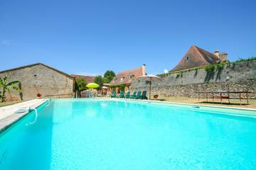 Cottage pour 6 personnes, avec terrasse ainsi que piscine et jardin à Pezuls