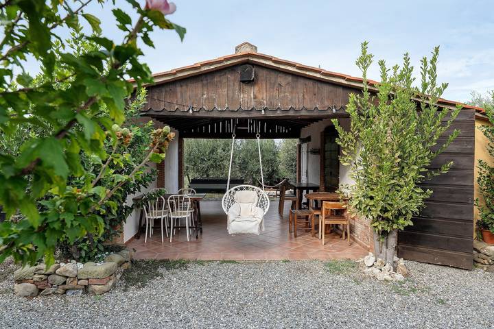 Holiday Home 'Alloro Case Vacanza' with Mountain View and Wi-Fi in Capannori, Lucca Province