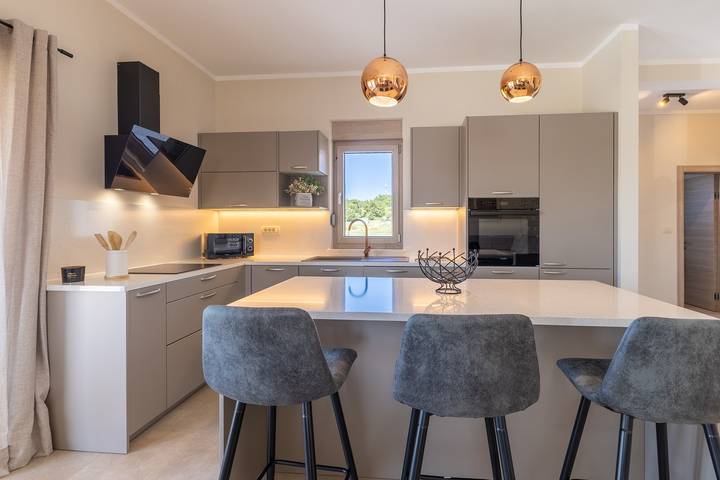 Villa pour 8 personnes, avec piscine et jardin à Loborika - 2