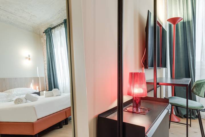 Appartamento intero, Camera 'Florence Rooms Orange' con Wi-Fi e aria condizionata in Firenze Centro storico, Firenze