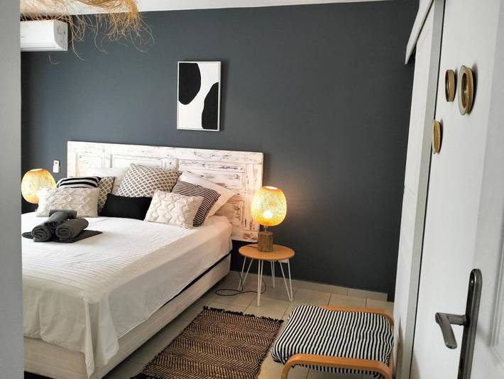 Location de vacances pour 2 personnes, avec jardin ainsi que piscine et vue dans Plage de Trou d'eau - 3