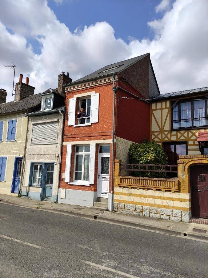 L'Anse Rouge, vue sur le port in Saint-Valery-sur-Somme, Région d'Abbeville