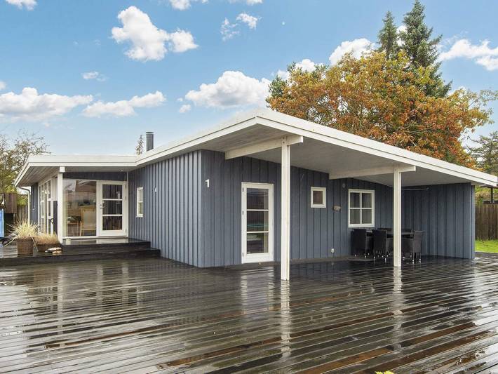 Ferienhaus für 10 Personen, mit Terrasse und Sauna, kinderfreundlich in Lyngsbæk Strand