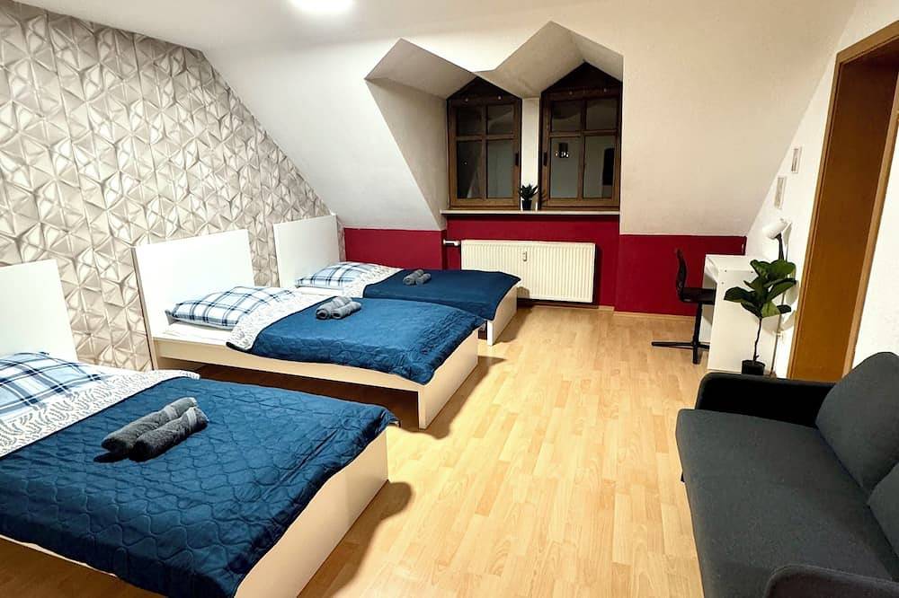 Ganze Wohnung, Gemütliches Familien-Apartmen in Roth auch für Mitarbeiter geeignet in Roth, Frankenalb