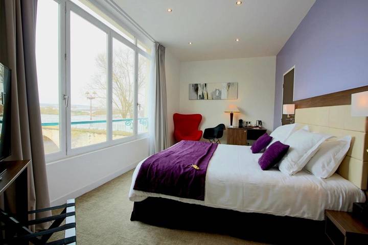 Hôtel pour 2 personnes, avec jacuzzi et terrasse à Poissy - 3