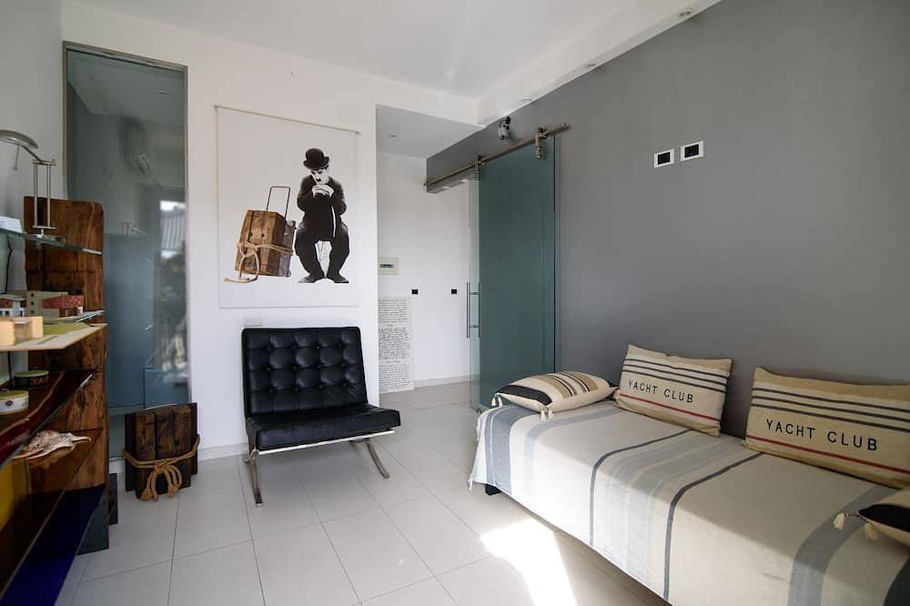 Apartamento entero, Studio_Suite05 in Alba Adriatica, Provincia de Teramo