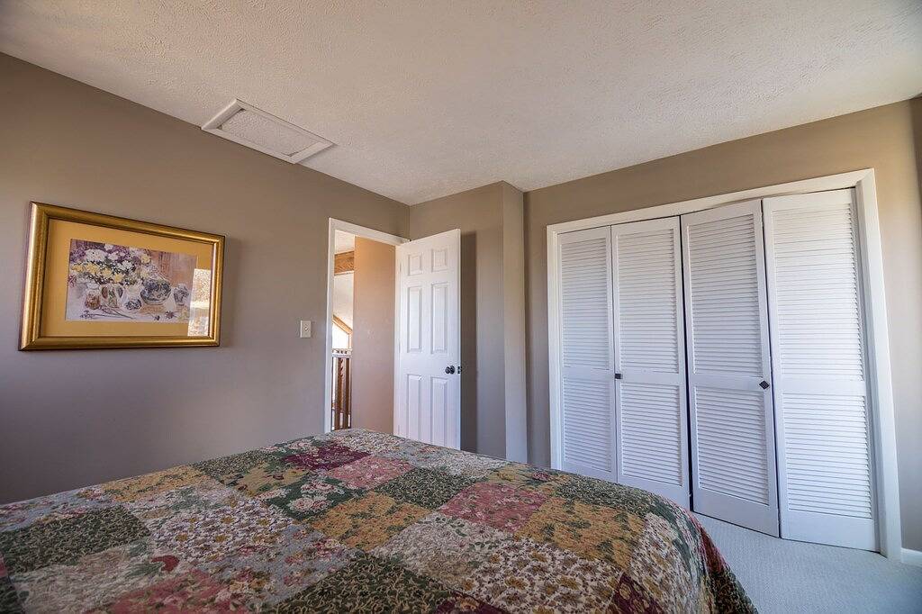 Aspen View - 3-story home with gorgeous views, a hot tub, and perfect location! in Blue Ridge Parkway, Watauga County