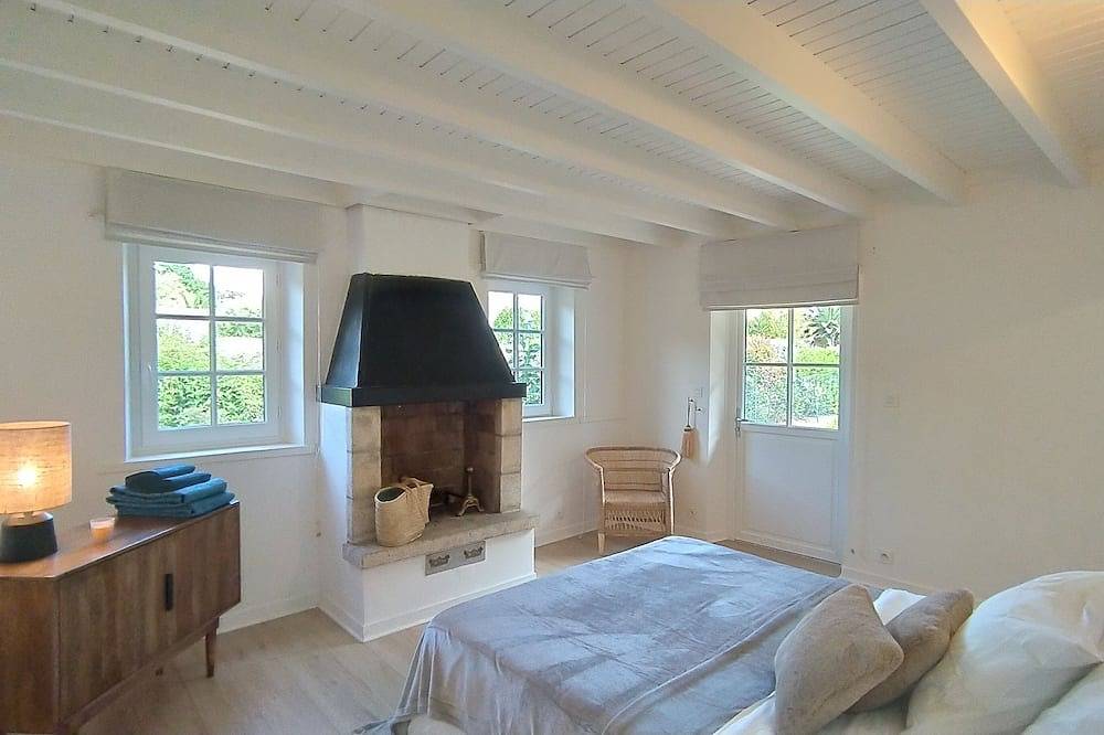 Le Baluchon-Chaumière d'exception en bord de mer in Le Cabellou, Concarneau
