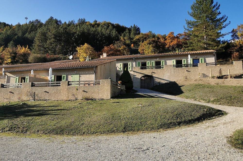 Maison de vacances « Gîtes Clos La Roche » avec vue montagne in Saint-Nazaire-le-Désert, Région de Die