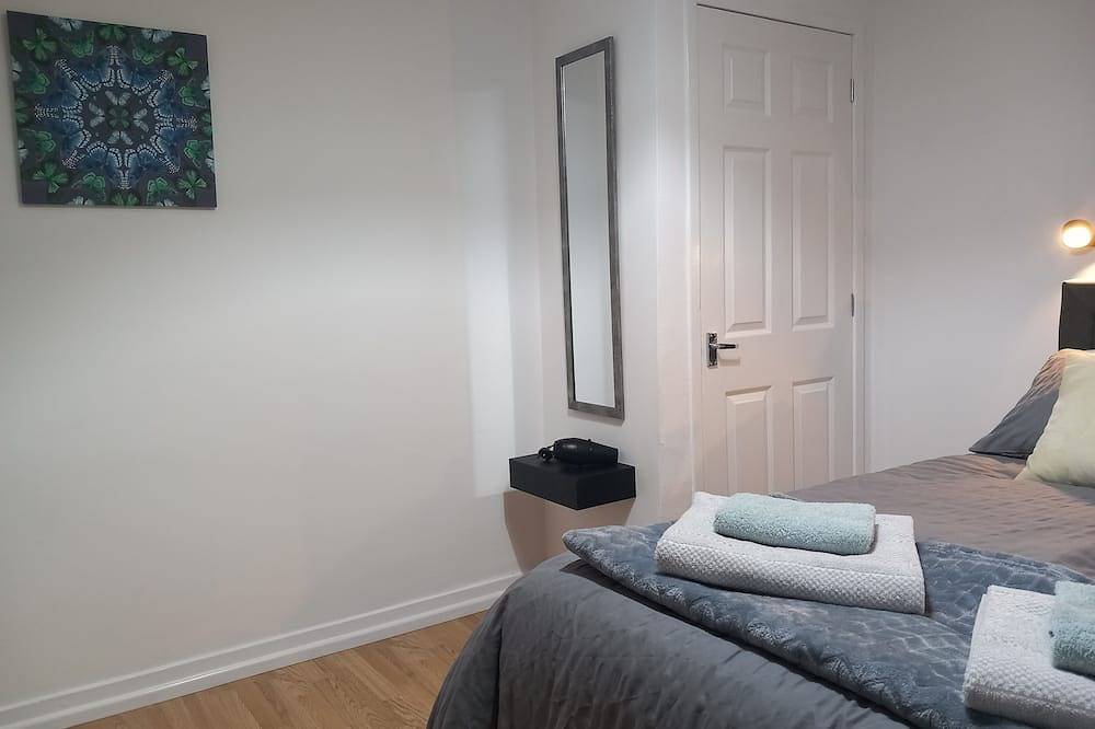 Ganze Wohnung, Superior Apartment | Edinburgh & Glasgow Trains | Private off street parking | in Nord Lanarkshire