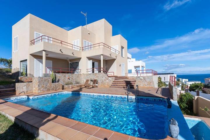 Casa para 14 personas, con piscina además de jardín y vistas en Mojácar