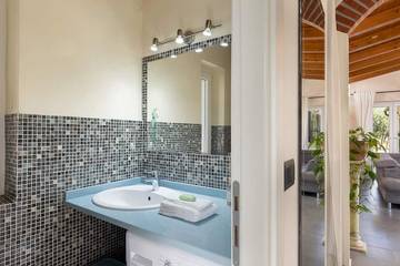 Villa pour 8 Personnes dans Torrazza, Imperia, Photo 4