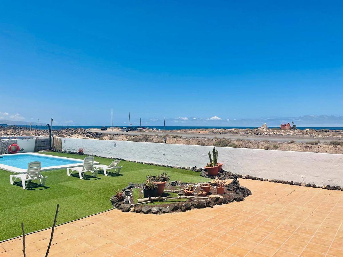 Apartamento entero, One-Bedroom Apartment in Playa Los Lagos, La Oliva