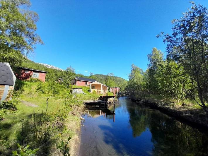 Camping for 4 personer, Terrasse og Jacuzzi i tillegg til Sauna og Utsikt i Troms og Finnmark