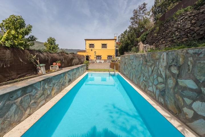 Villa for 14 people, with pool and garden as well as view - 1