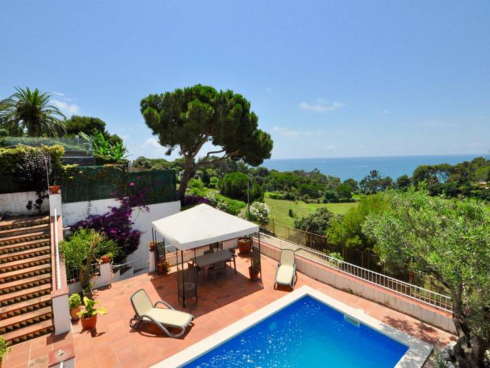 Gîte pour 9 personnes, avec jardin et balcon