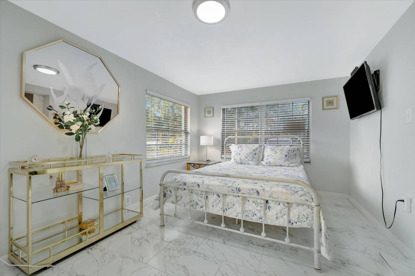 Apartamento entero, Sleeps 8 Near Busch Gardens with Bbq and Fenced Yard in Tampa, Tampa Bay