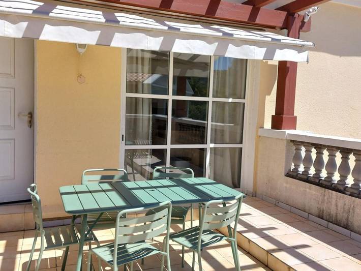 Gîte pour 4 personnes, avec jardin ainsi que piscine et terrasse dans Gare Du Dramont - 4